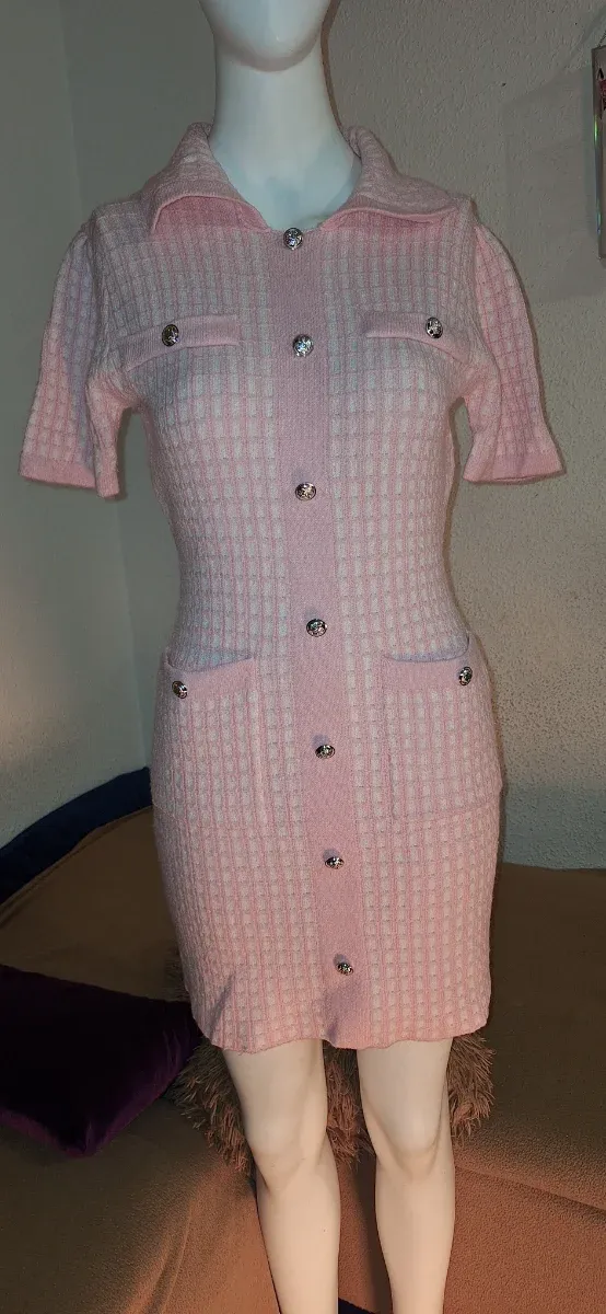 Vestido rosa y blanco tejido