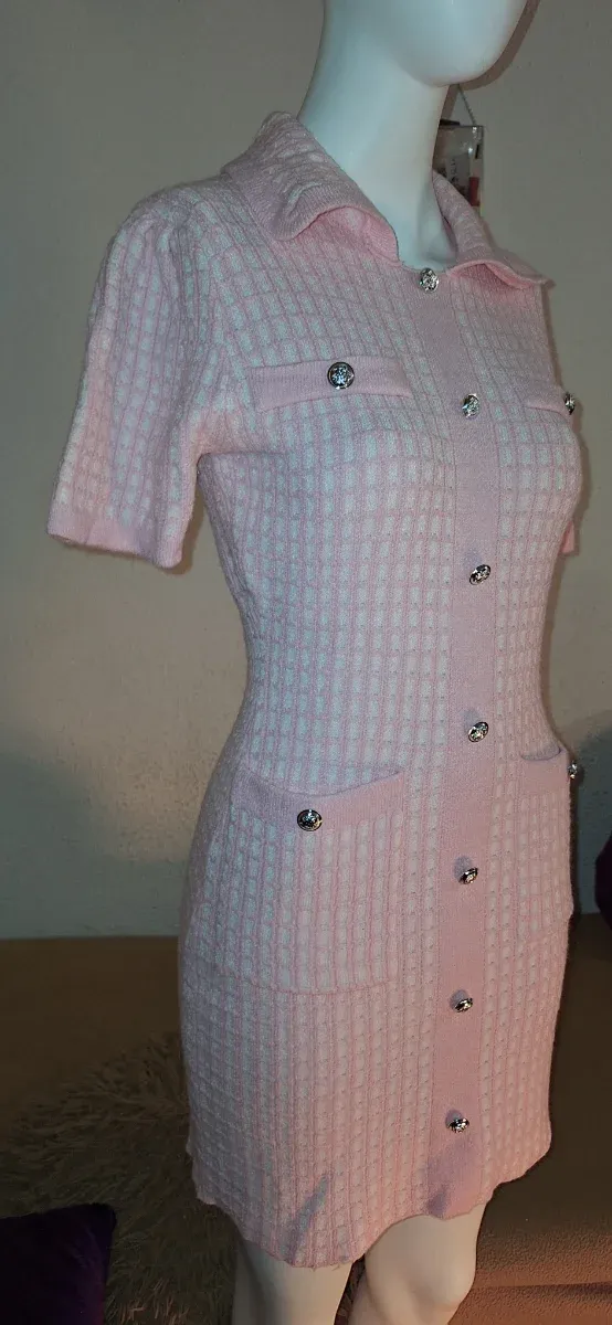 Vestido rosa y blanco tejido