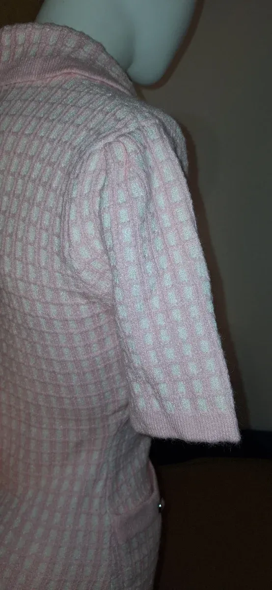 Vestido rosa y blanco tejido