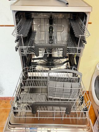 Lavavajillas AEG.   transporte disponible