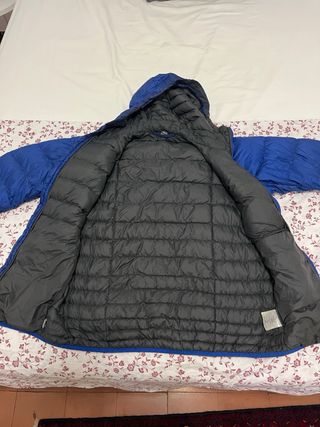 Chaqueta Haglöfs azul con capucha