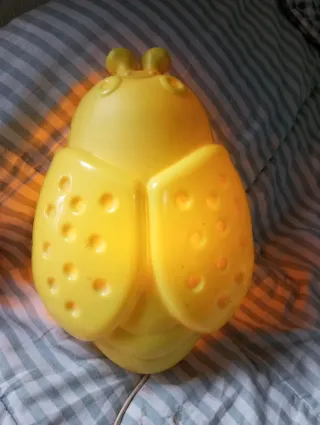 Lámpara mariquita verde