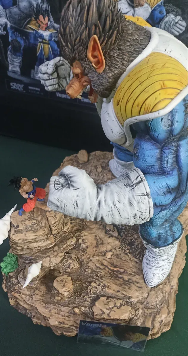 Resina Vegeta Osaru VS Goku Dragon Ball
