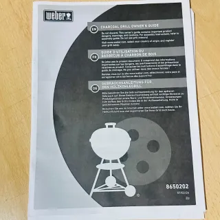 In vendita subito! Barbecue Weber nera con accessori