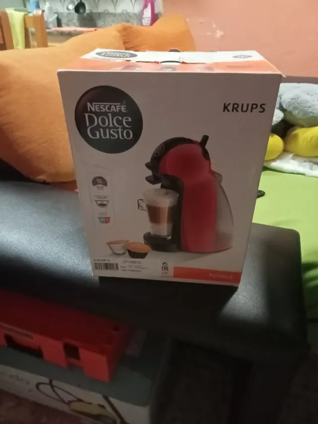 Cafetera Krups Dolce Gusto Piccolo Roja