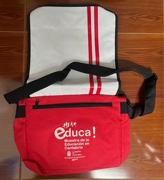 Mochila Bandolera Roja y Blanca