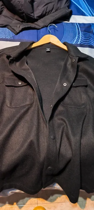 2 Camisas nuevas beige y negra