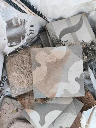 Baldosa de porcelana antigua