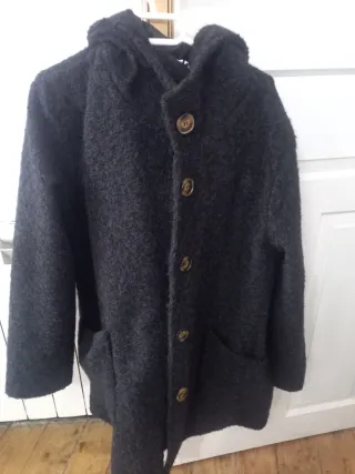 Abrigo  negro chica con capucha