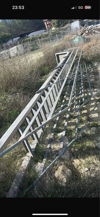 Escalera de hierro industrial