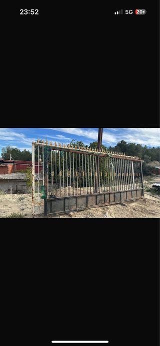 Puerta de campo metálica