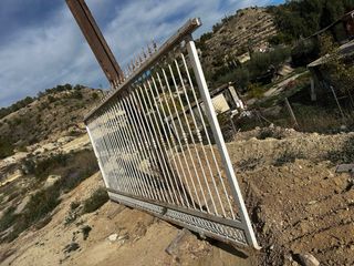 Puerta de campo metálica