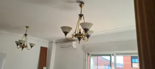 Belli lampadari a tre bracci, 2 unità identiche