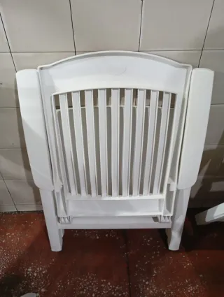 Sillas de jardín blancas plegables 25€ cada una