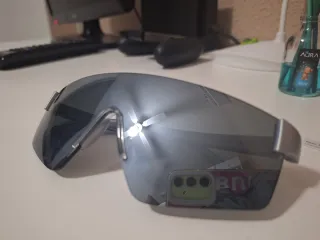 Gafas de sol Hawkers grises y plateadas