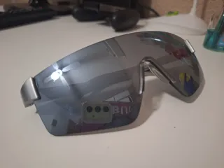 Gafas de sol Hawkers grises y plateadas