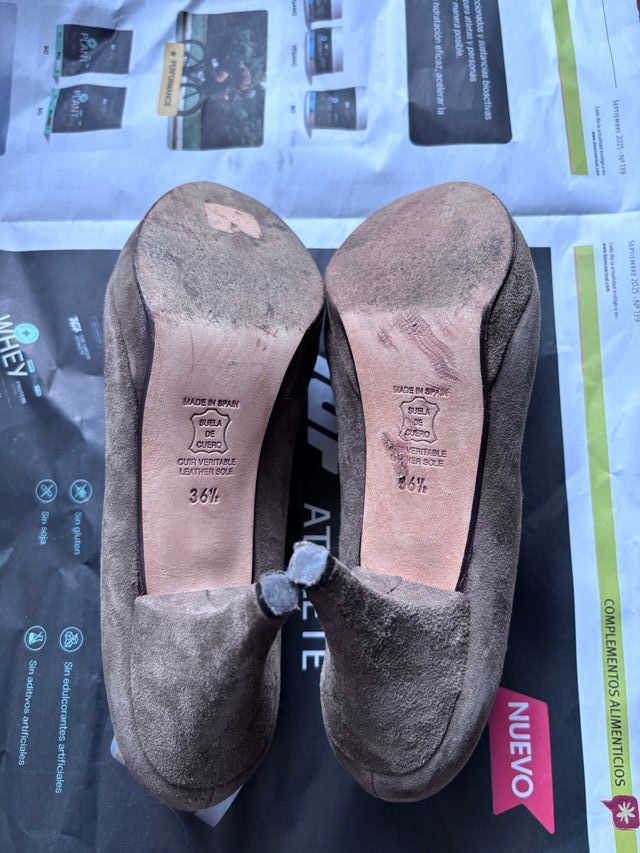 Zapatos de tacón ante Manolita