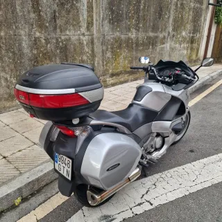 Honda Deauville 700 cc con ABS.