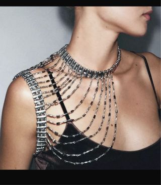 collar hombro abalorios zara