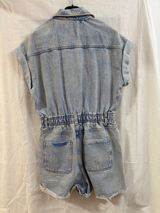 Mono vaquero corto Zara