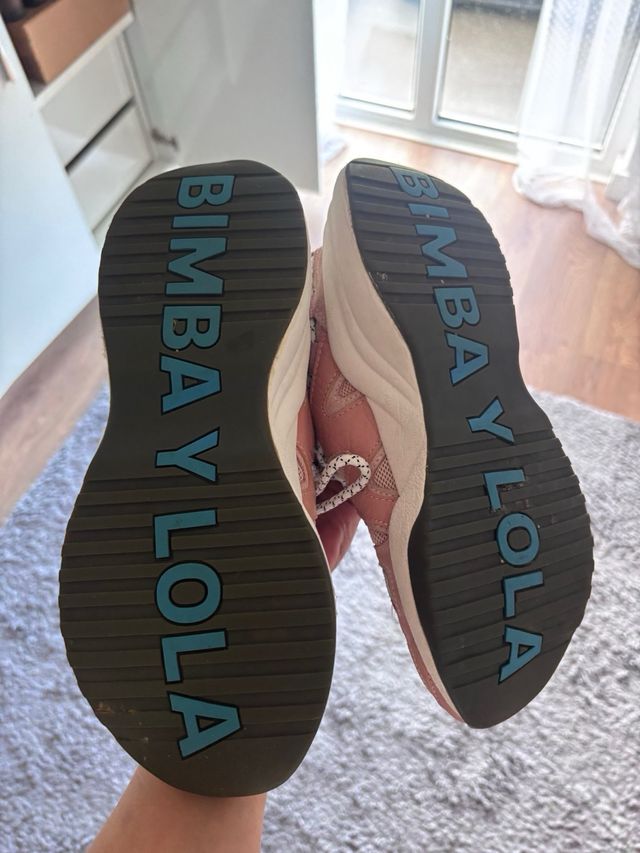 Zapatillas Bimba y Lola rosas y blancas