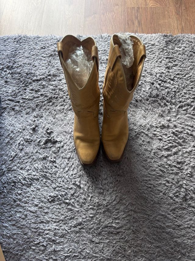 Botas camperas beige