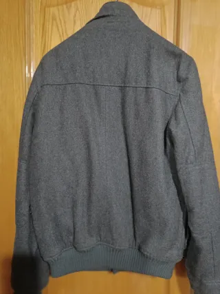 Cazadora gris con forro interior