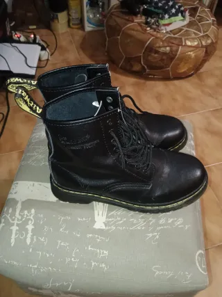 Dr. Martens Scarpe Nere Stivaletti