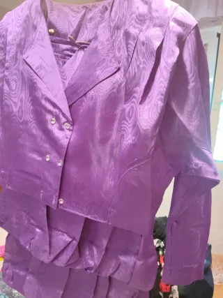 Conjunto falda y chaqueta Moaré morado