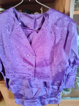 Conjunto falda y chaqueta Moaré morado