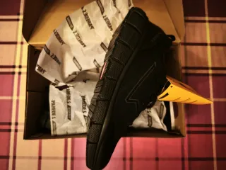 Zapatillas de trabajo negras Paredes