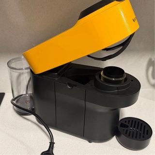 Cafetera Nespresso Vertuo Pop Mango Yellow