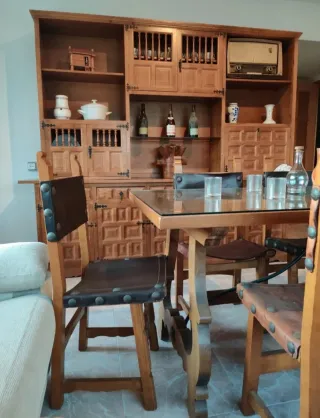 Muebles castellanos  Madera, forja, cristal y piel