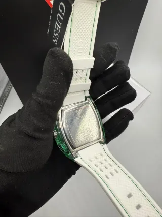Reloj Guess Verde y Blanco
