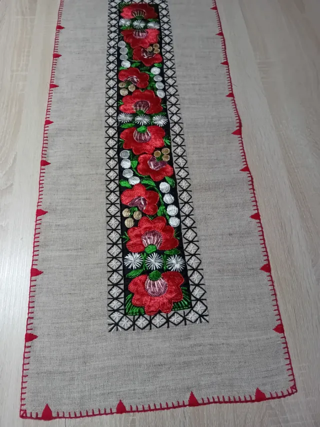 Centro tavola fatto a mano su tela