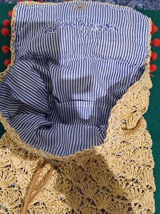 Mochila Pepe Jeans Beige con Pompones Rojos