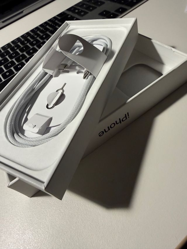 iPhone 16 Pro 512GB nuevo.