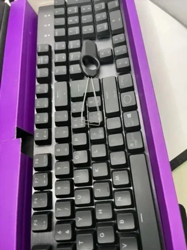 Teclado Cooler Master SK653