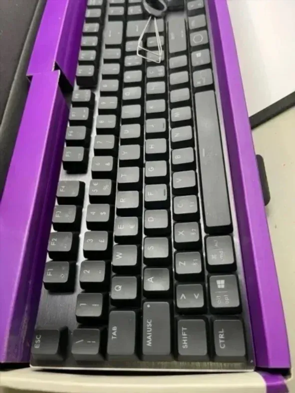 Teclado Cooler Master SK653