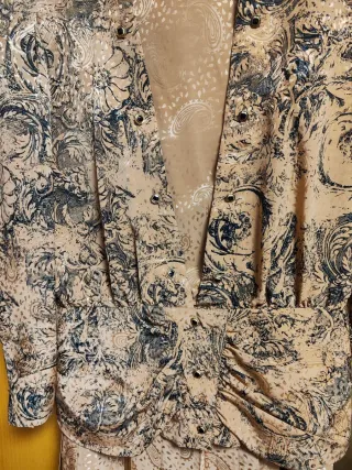 Falda plisada y camisa para ocasiones