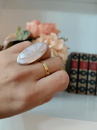 Anillo Plata y Nacar. Ajustable.