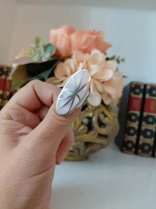 Anillo Plata y Nacar. Ajustable.