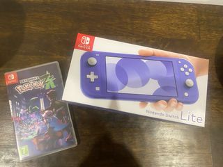 Nintendo Switch Lite Púrpura más juego leyendas ZA