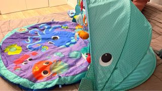 Capota playa bebé actividades