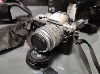 Olympus OM-D E-M10 Mark II Mirrorless
