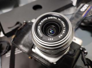 Olympus OM-D E-M10 Mark II Mirrorless