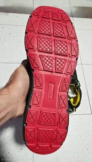 Ropa y Zapatos de Seguridad Negros