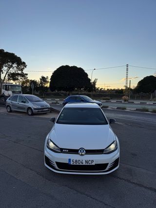 Volkswagen Golf 2014