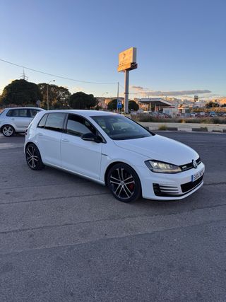 Volkswagen Golf 2014