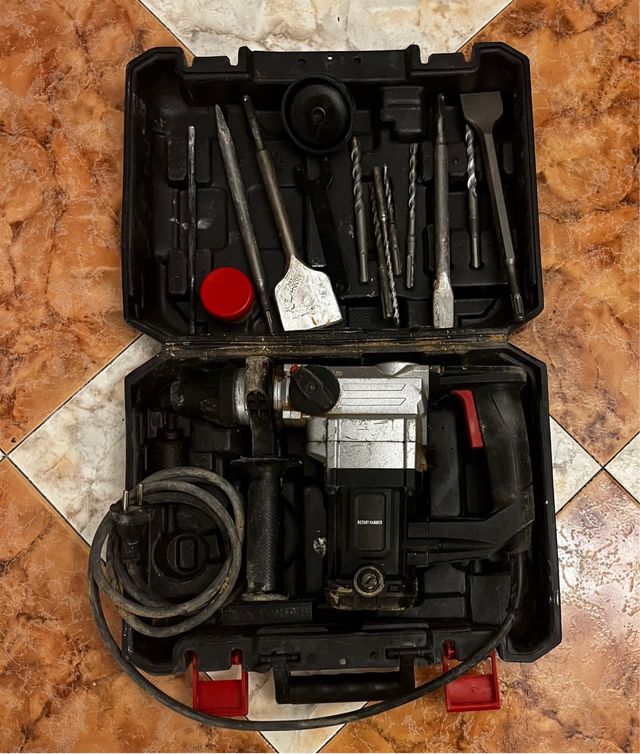 Martillo percutor con accesorios